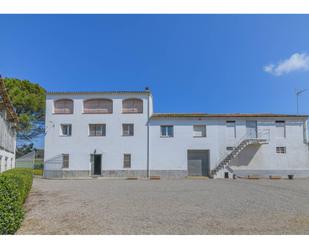 Vista exterior de Finca rústica en venda en Manresa amb Jardí privat, Terrassa i Piscina