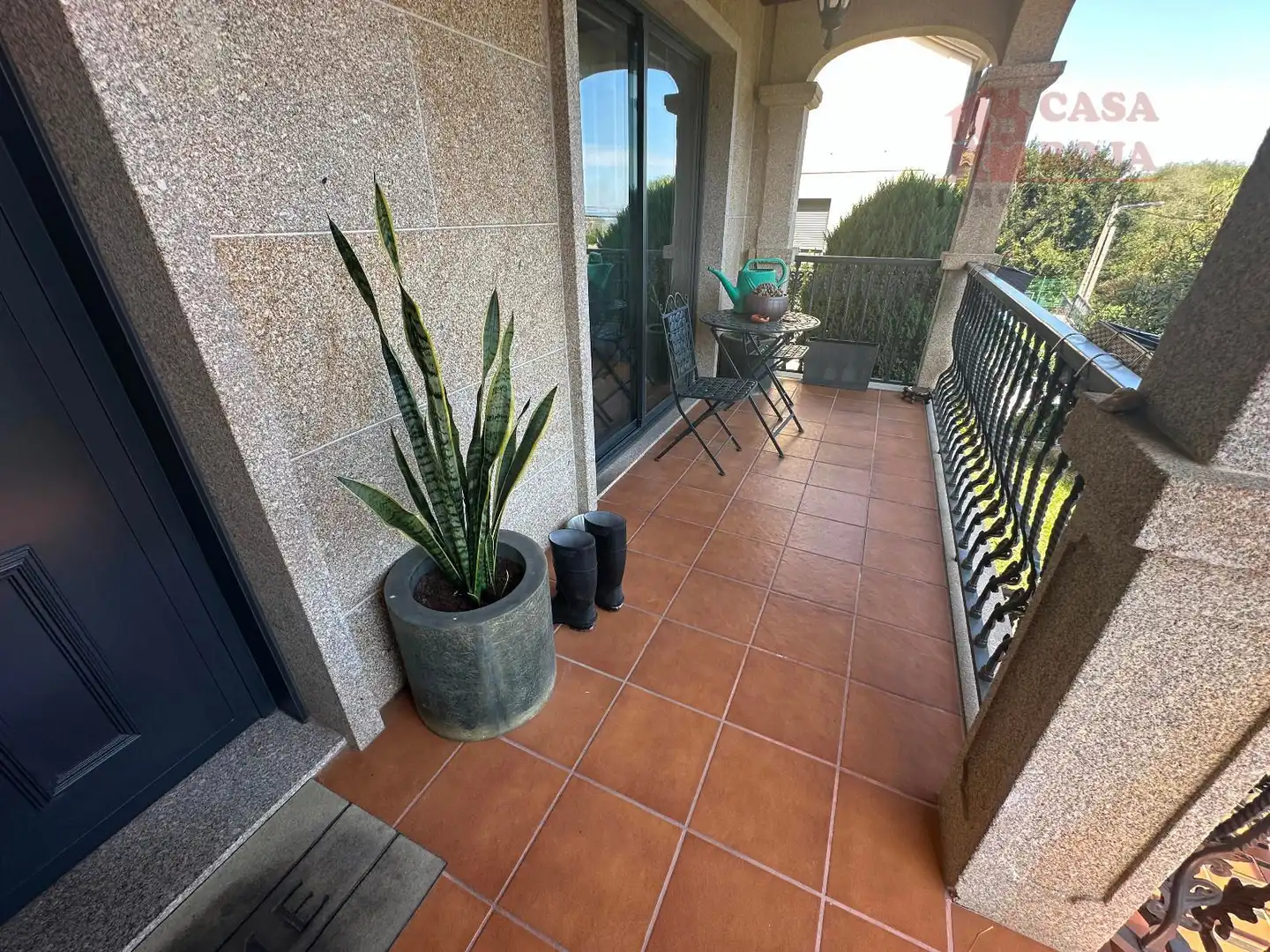 Terrassa de Casa o xalet en venda en Cangas  amb Calefacció, Terrassa i Traster