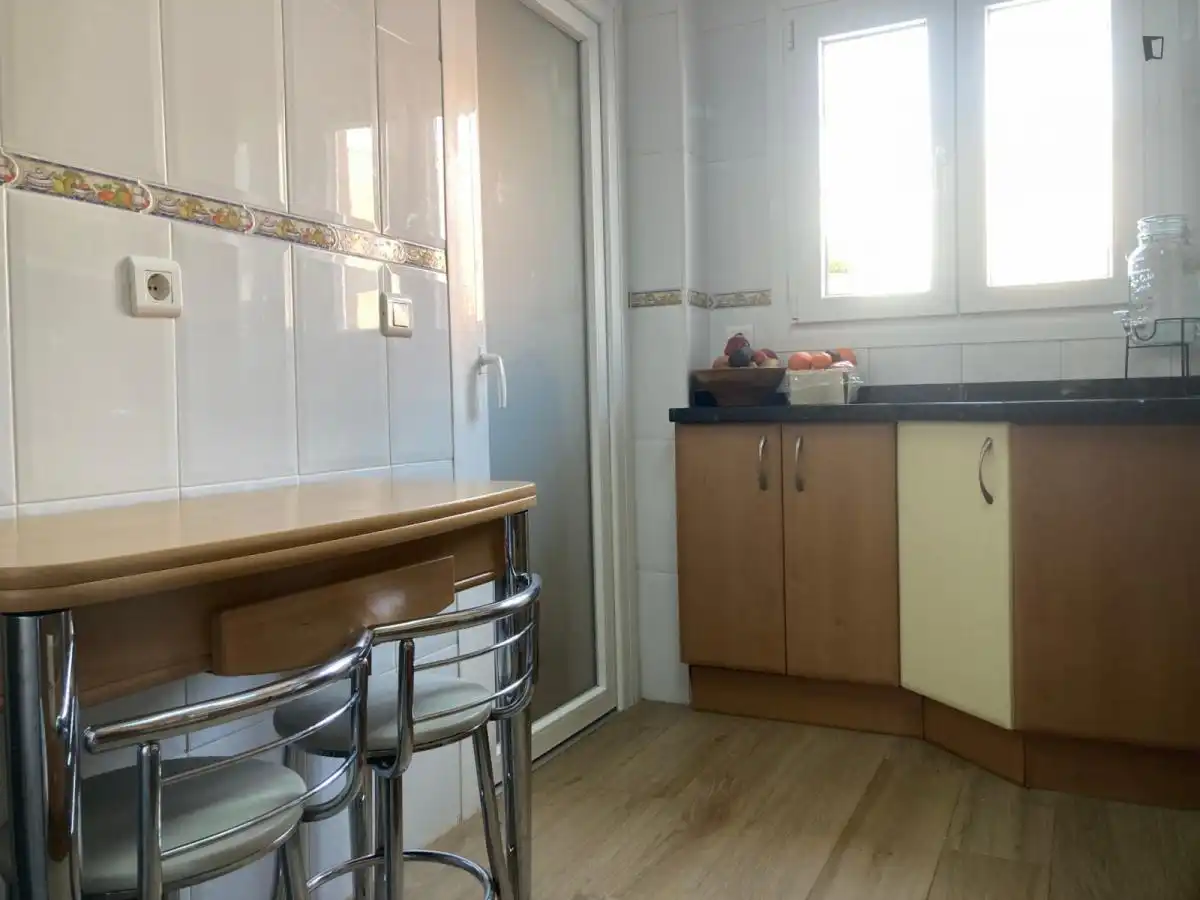 Habitación en El Cónsul - Ciudad Universitaria - El Romeral