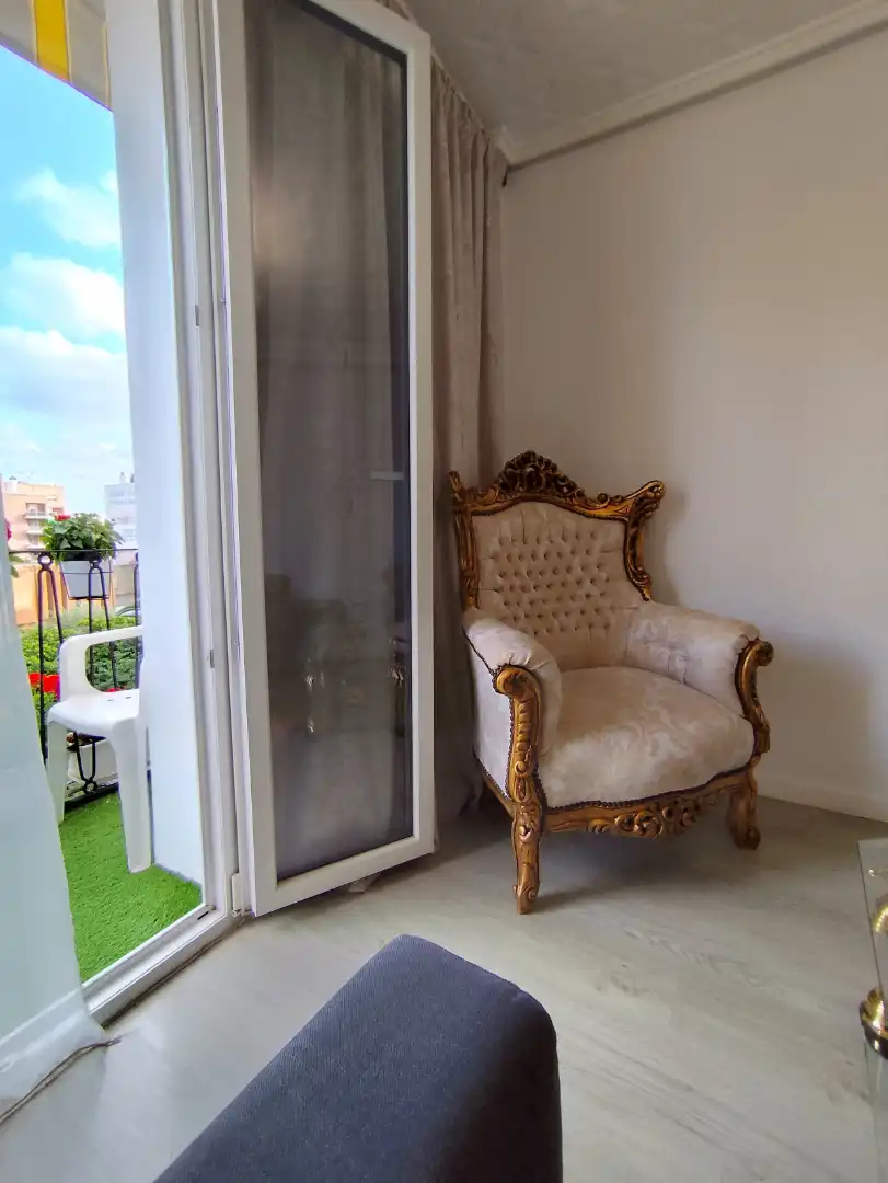 Habitación de Piso en venta en Valencia con Aire acondicionado, Amueblado y Horno
