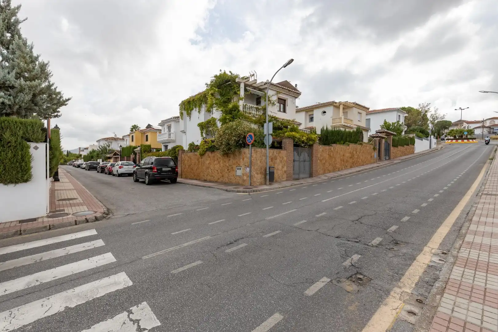 Vista exterior de Casa o chalet en venta en Altos de la Zubia