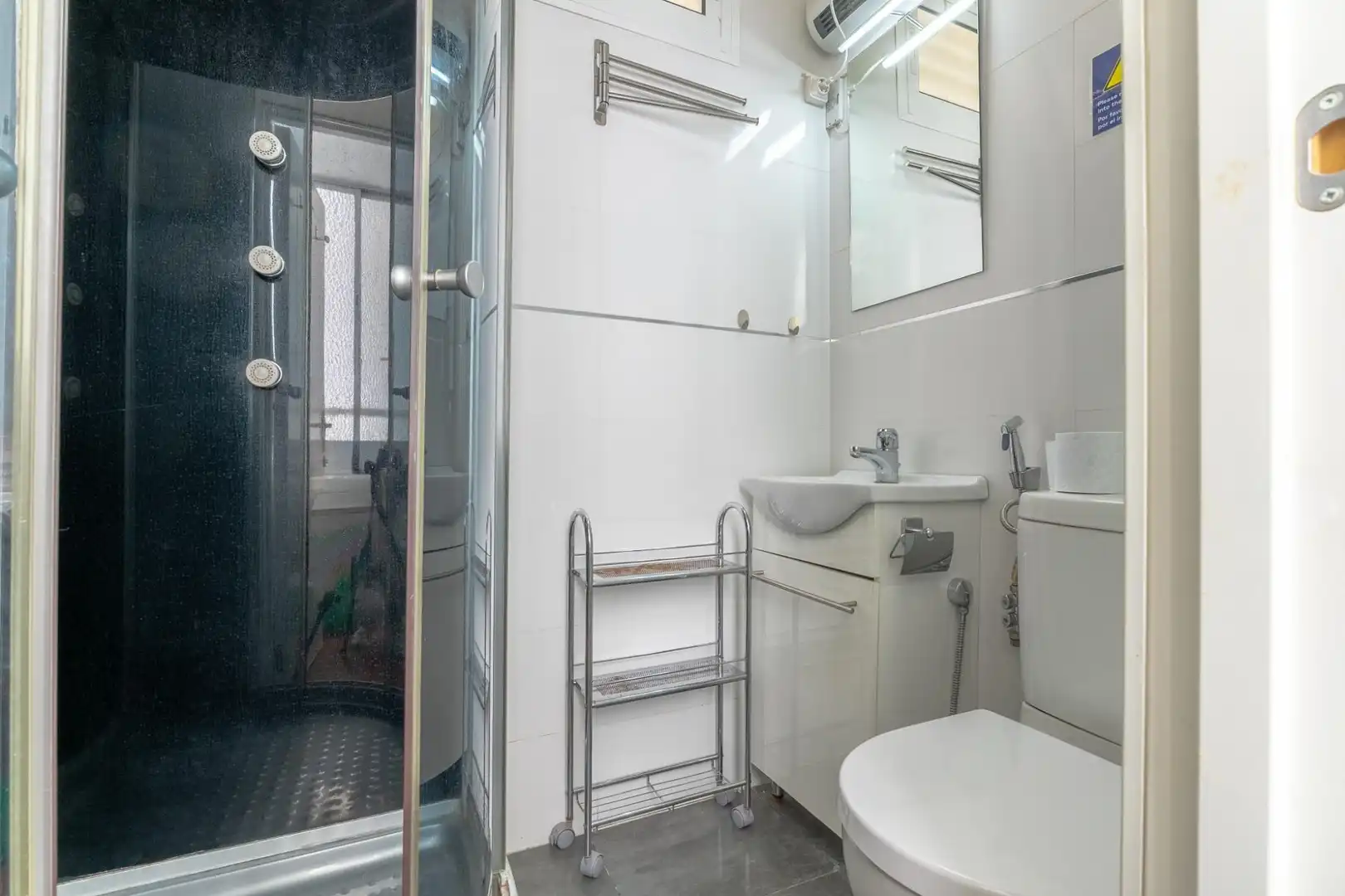 Badezimmer von Wohnung zum Verkauf in Fuengirola mit Klimaanlage, Heizung und Gemeinschaftspool