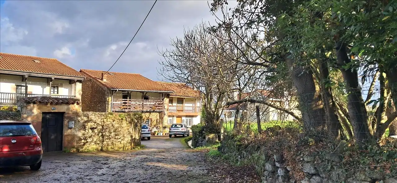 Vista exterior de Piso en venta en Santa María de Cayón
