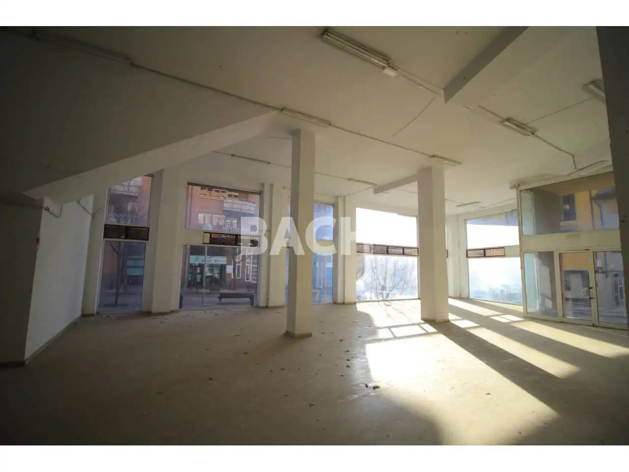 Locale commerciale in affitto a Plaza Lluis Companys 1, imagen 15