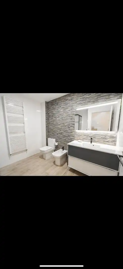 Bany de Casa o xalet en venda en A Merca   amb Jardí privat, Terrassa i Moblat