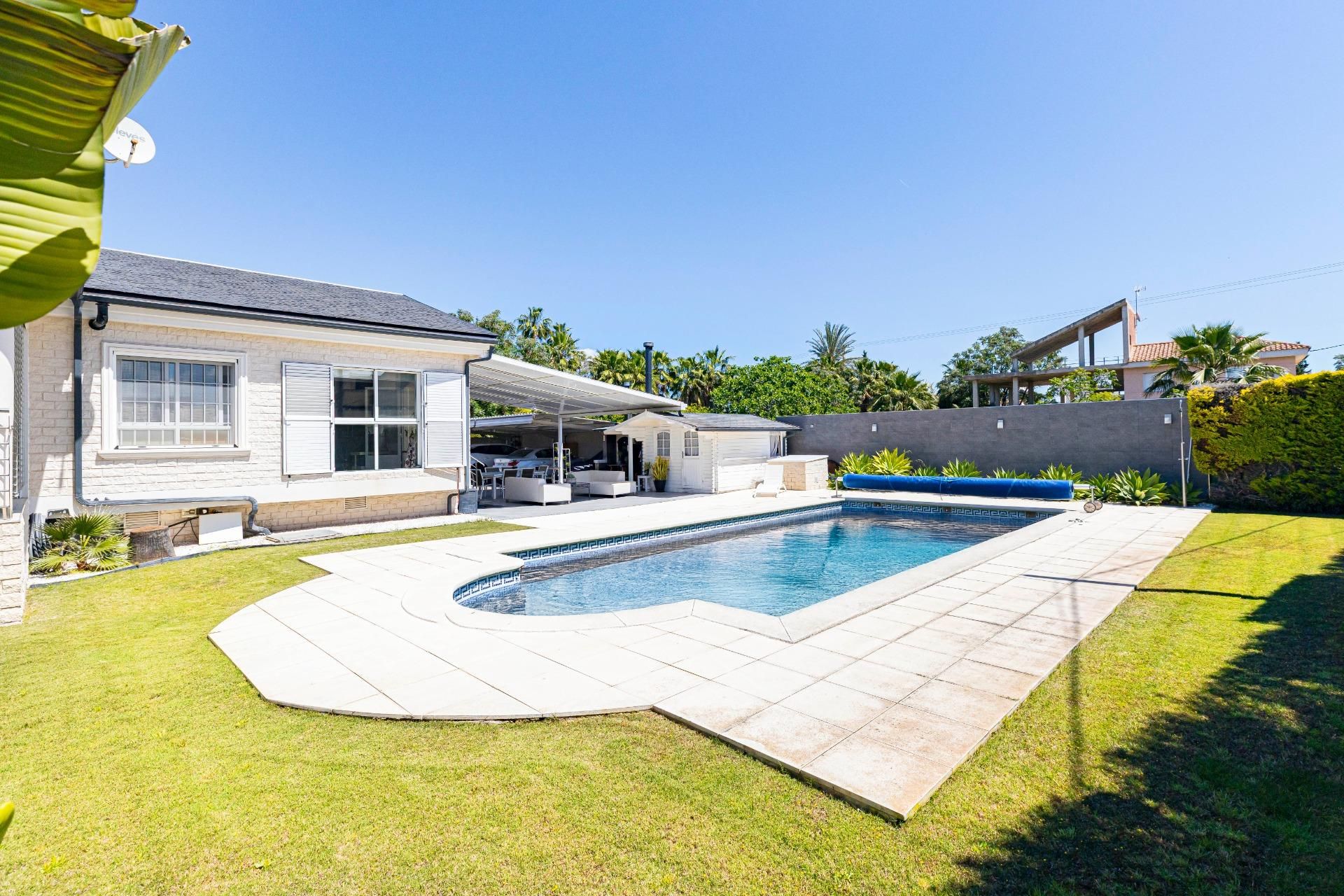 Swimming pool of House or chalet for sale in  Murcia Capital  with Air Conditioner, Heating and Private garden