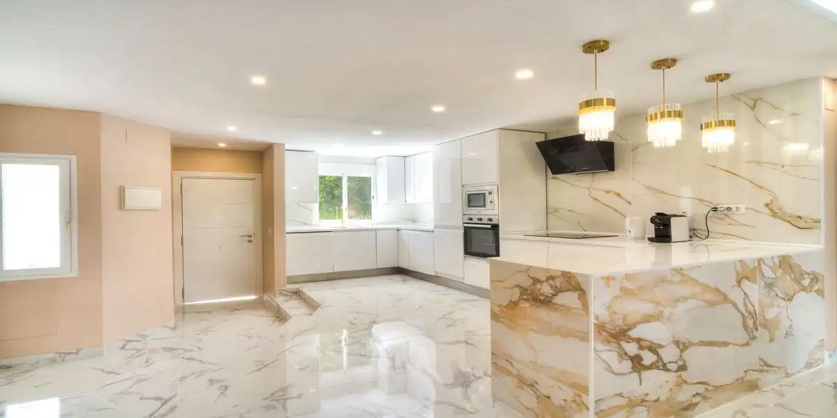 Adosado con terraza en venta en Nueva Andalucía, imagen 7