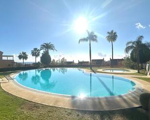 Piscina de Dúplex en venda en Marbella amb Aire condicionat, Terrassa i Traster