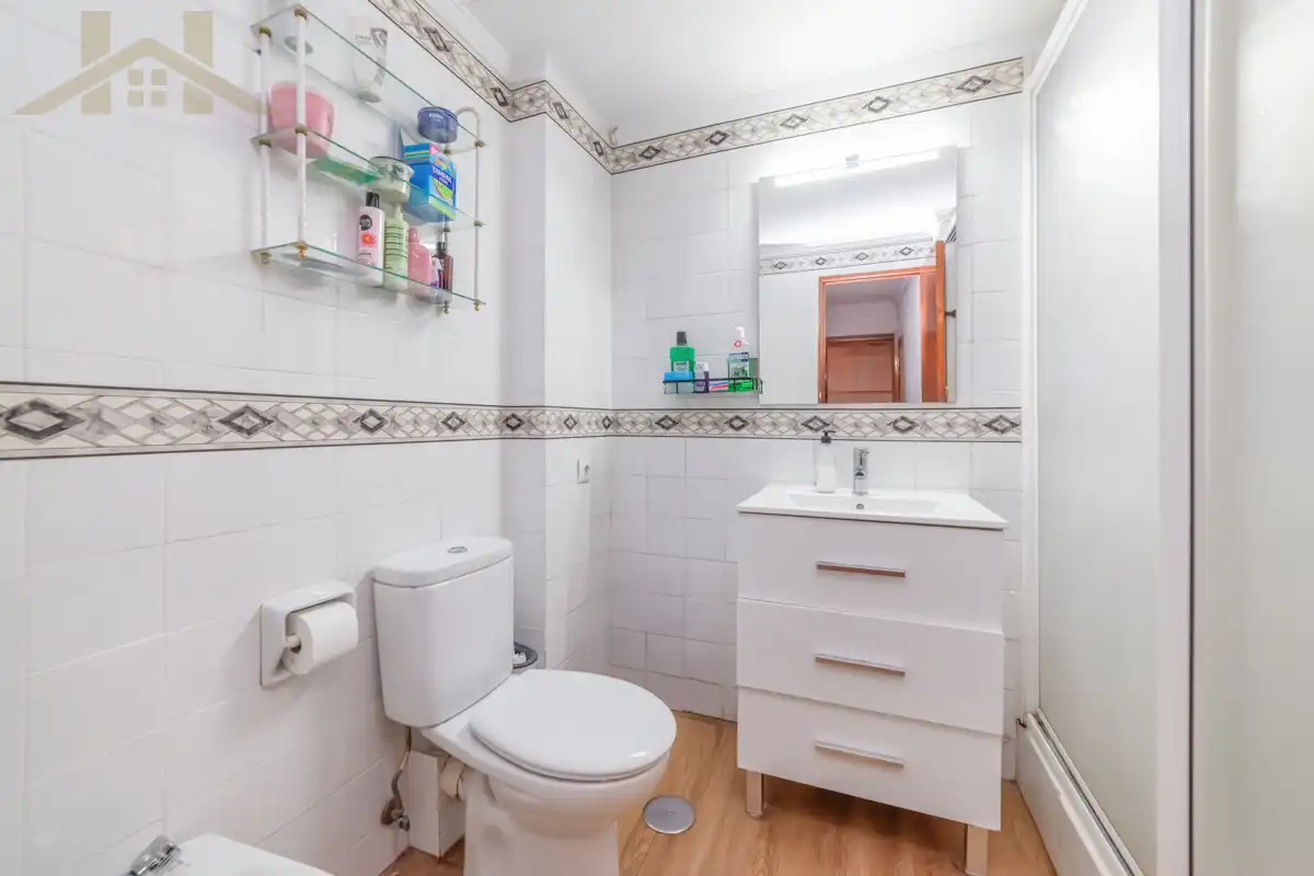 Bathroom of Flat for sale in Aranjuez  with Air Conditioner, Heating and Terrace