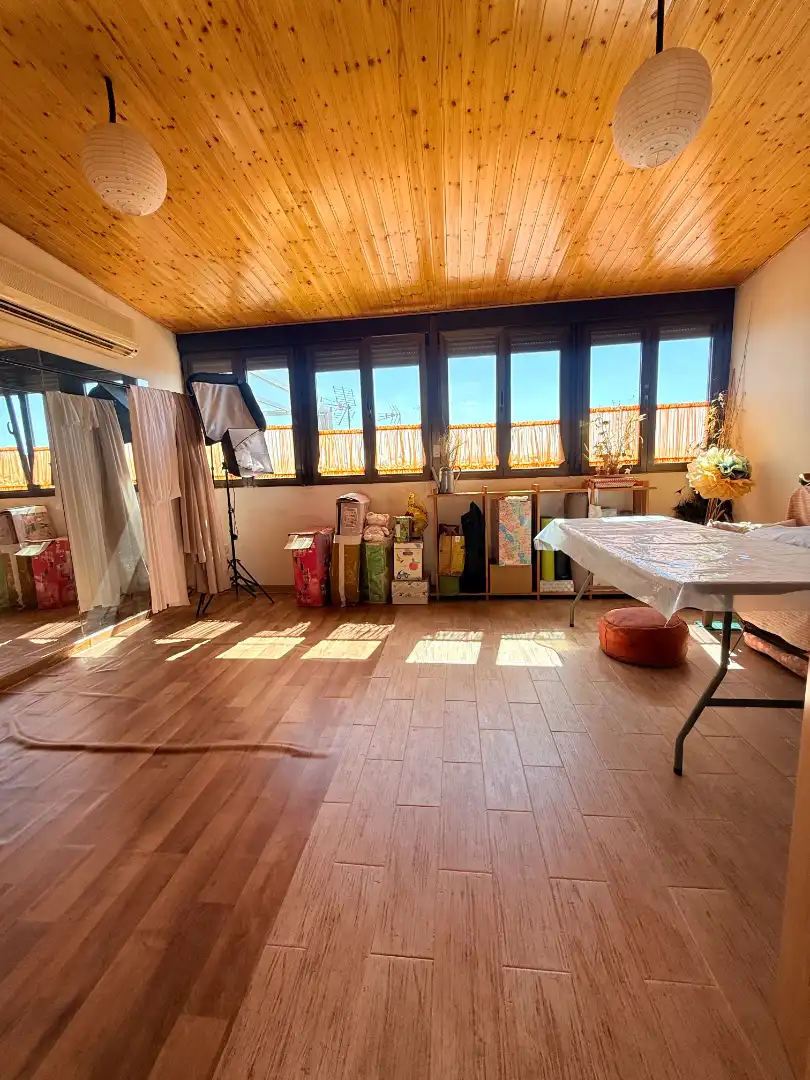 Sala de estar de Casa adosada en venta en San Sebastián de los Reyes con Aire acondicionado, Calefacción y Jardín privado