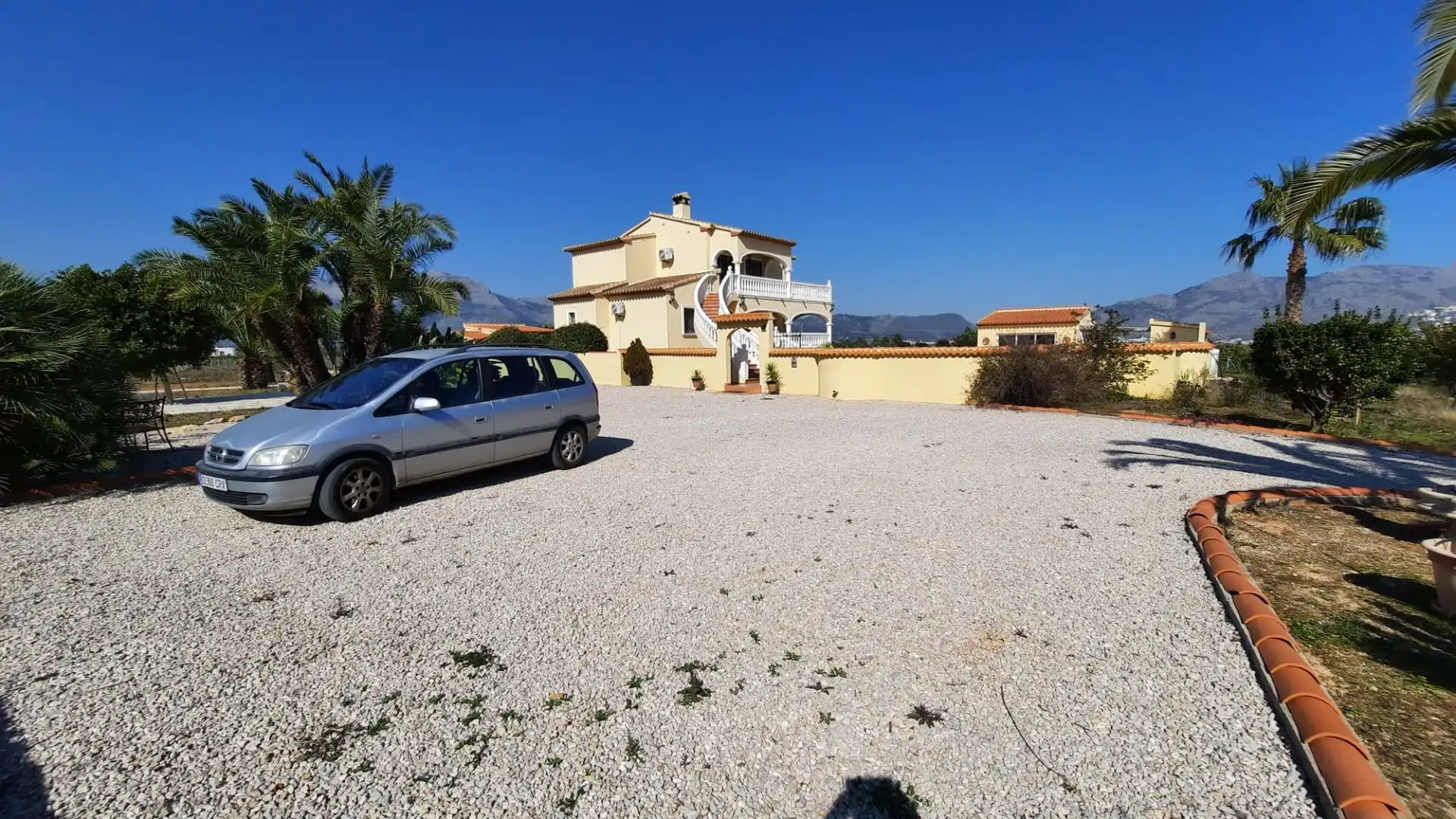 Vista exterior de Finca rústica en venda en Benidoleig amb Jardí privat, Terrassa i Piscina