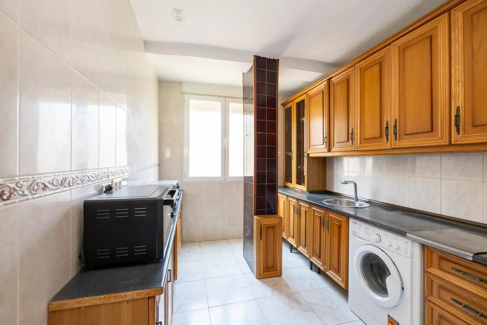 Cuina de Pis en venda en Granada amb Calefacció, Terrassa i Traster