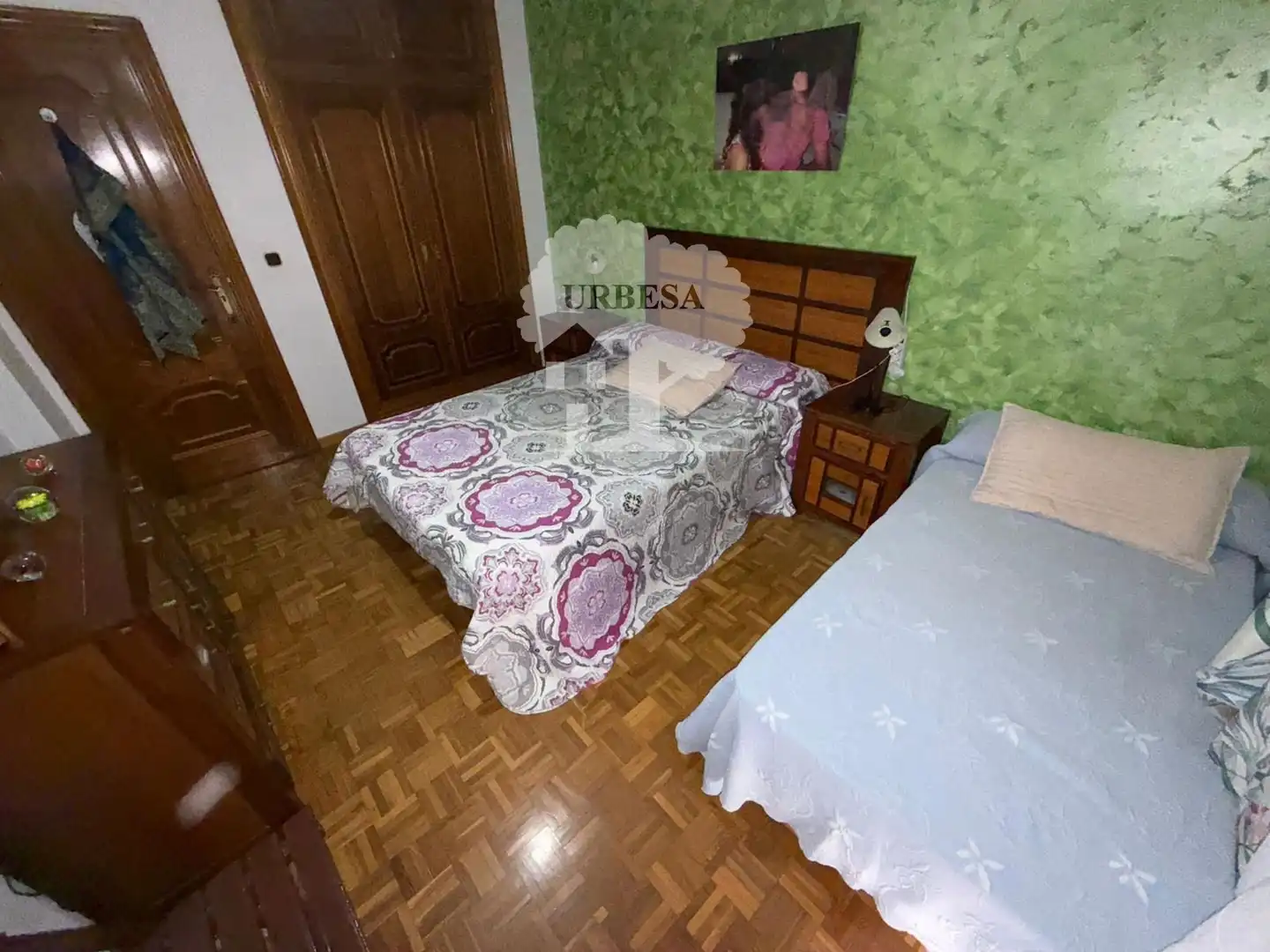 Schlafzimmer von Einfamilien-Reihenhaus zum Verkauf in Motril mit Klimaanlage, Heizung und Schwimmbad