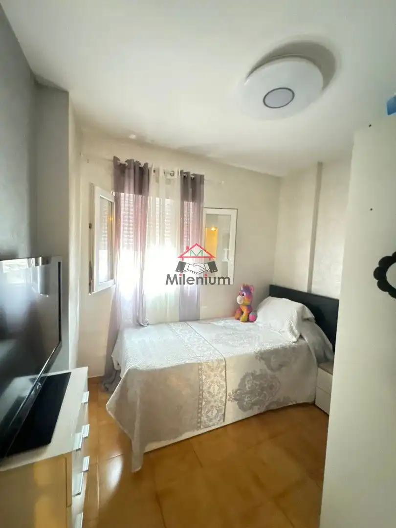 Dormitori de Casa o xalet en venda en Algeciras amb Terrassa