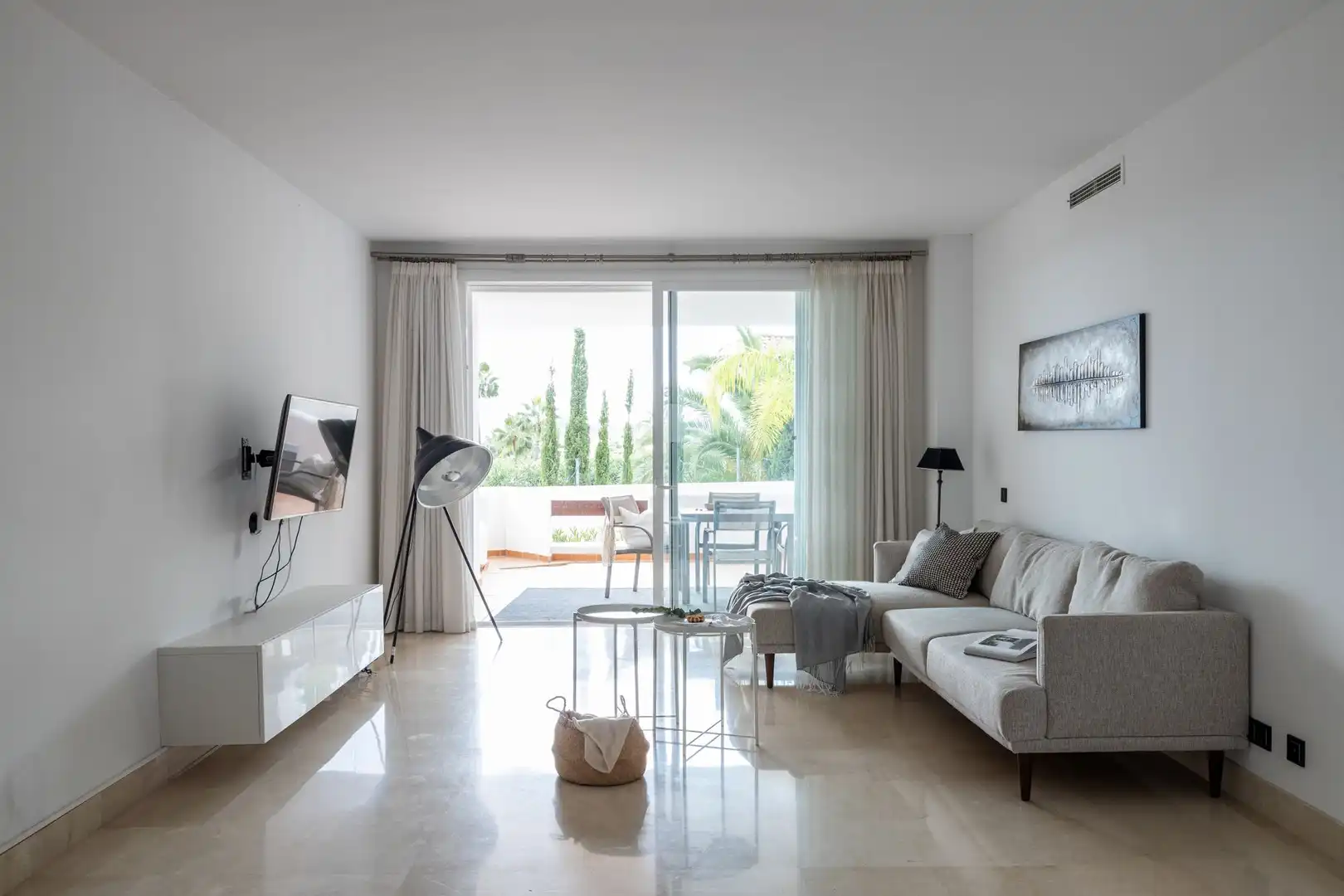 Apartament amb terrassa en venda a Nueva Andalucía, imagen 3