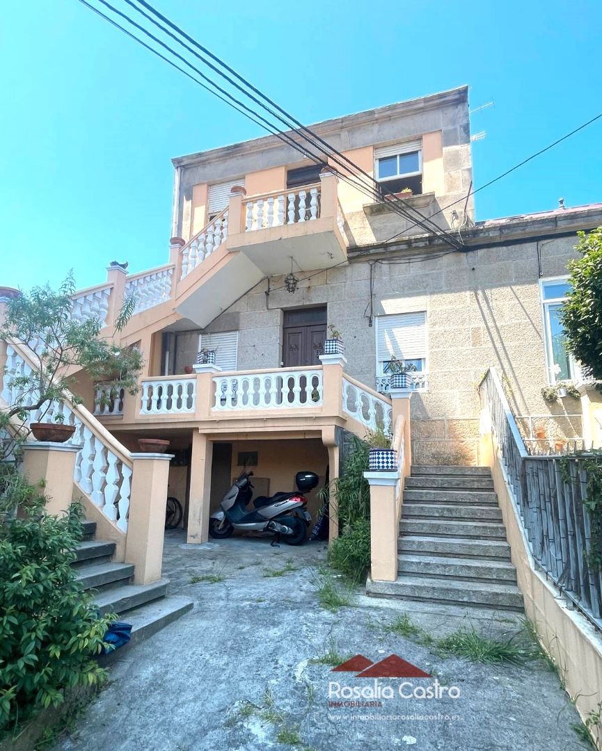 Exterior view of Single-family semi-detached for sale in Vigo   with Heating, Private garden and Furnished