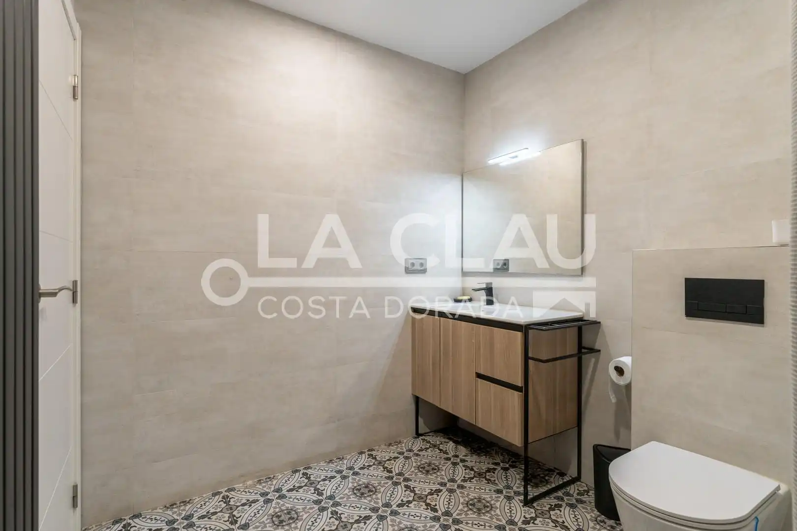 Bathroom of Flat for sale in Tarragona  with Heating, Oven and Microwave
