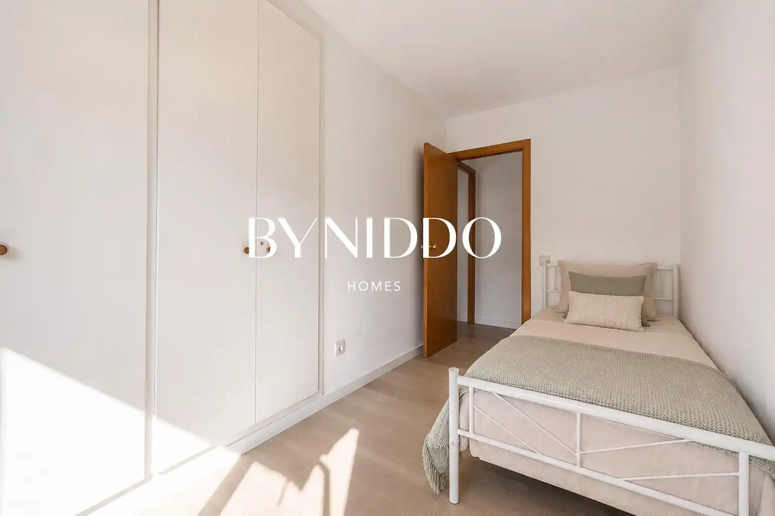 Habitación de Ático en venta en Sant Cugat del Vallès con Aire acondicionado, Calefacción y Parquet