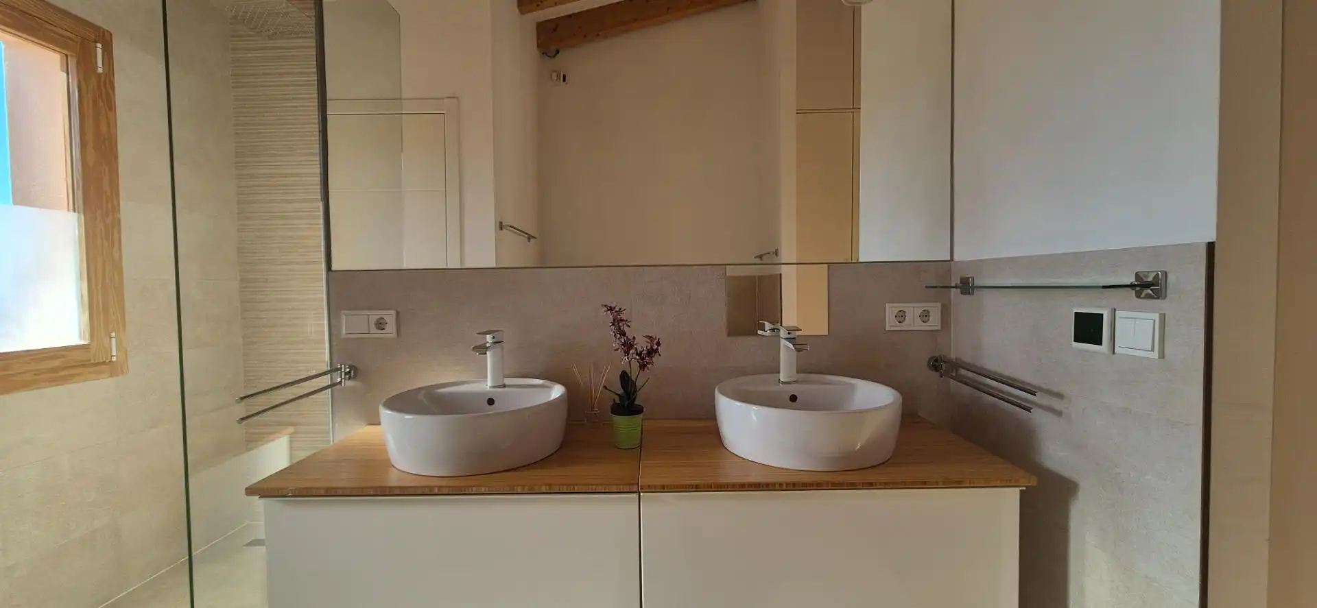 Baño de Finca rústica en venta en Alaró con Aire acondicionado, Calefacción y Terraza