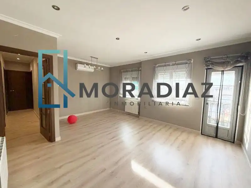 Vista exterior de Piso en venta en Villanueva de la Serena con Aire acondicionado, Calefacción y Amueblado