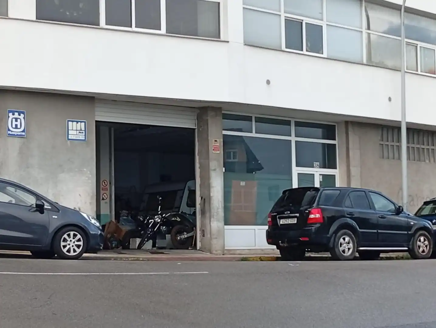 Aparcament de Local en venda en Burela