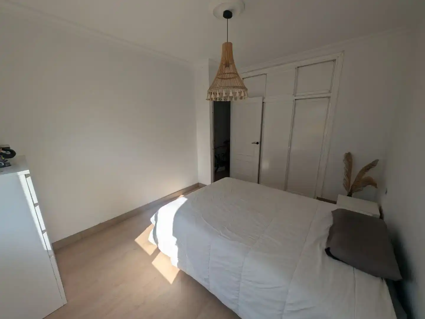 Dormitori de Pis en venda en Camas amb Aire condicionat, Parquet i Moblat