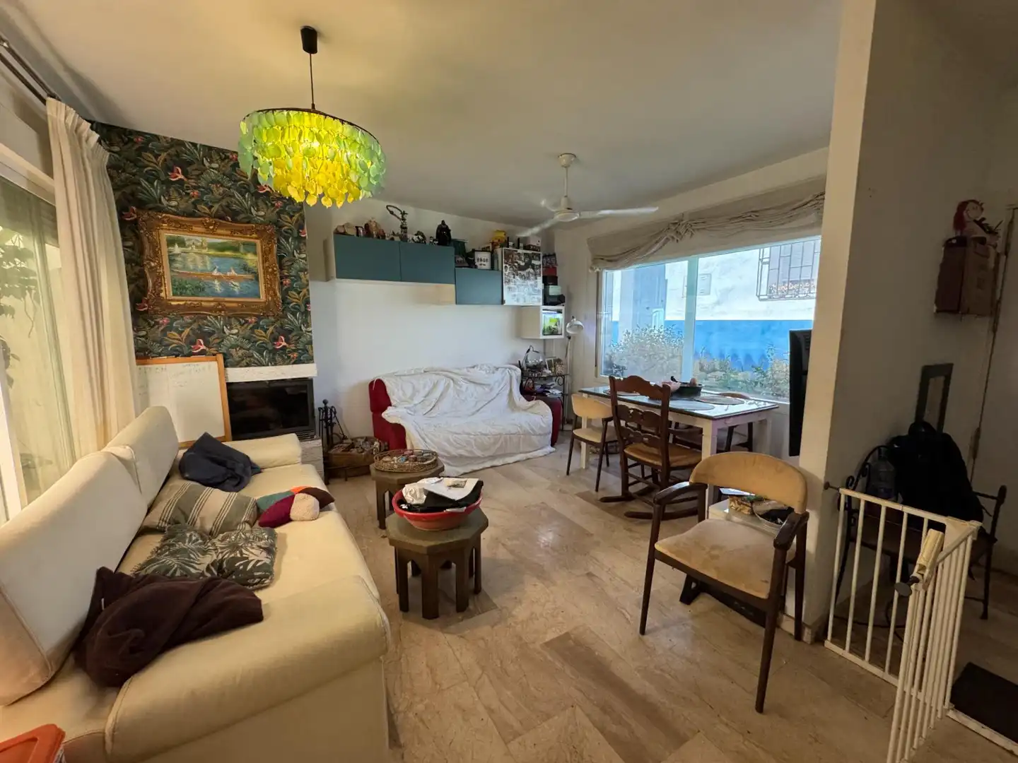 Sala d'estar de Casa adosada en venda en Málaga amb Aire condicionat i Balcó