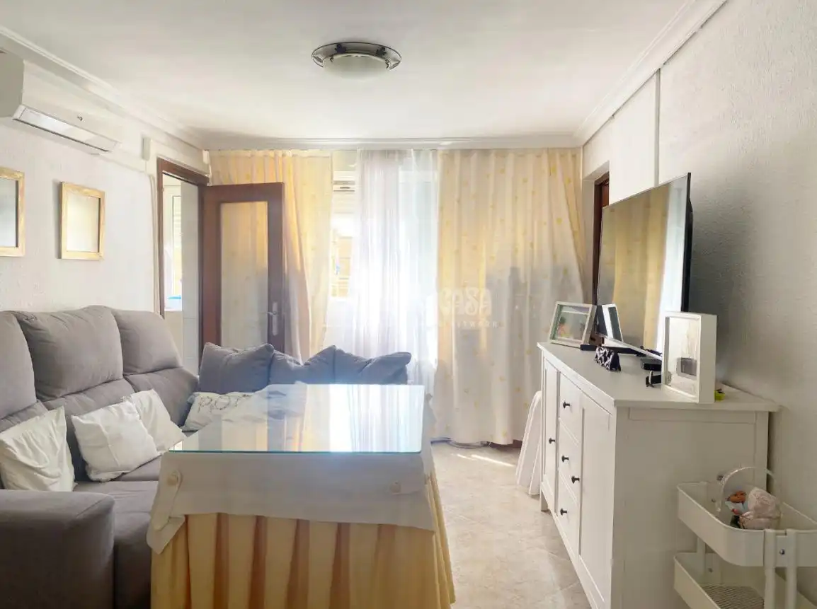 Habitación de Piso en venta en Sevilla con Aire acondicionado y Amueblado