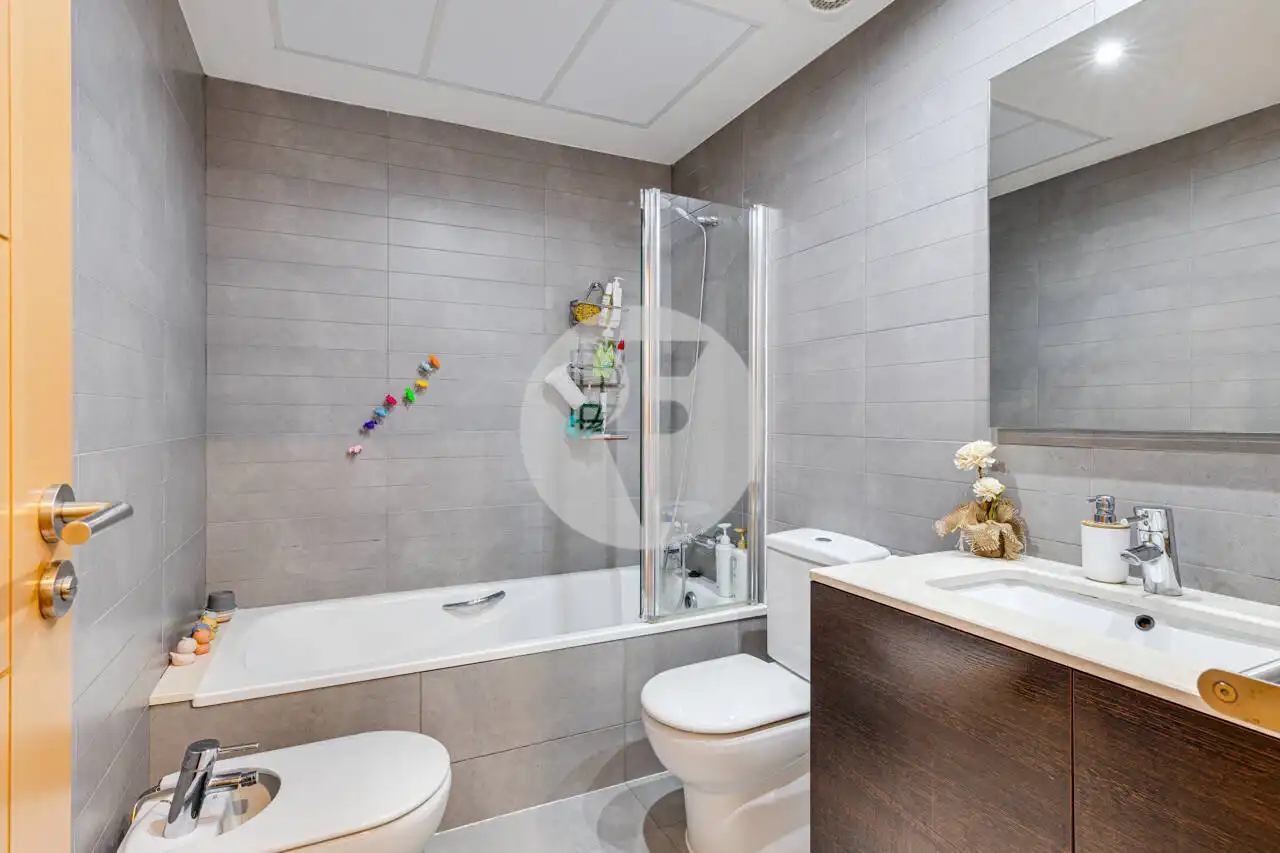Baño de Planta baja en venta en Barcelona con Aire acondicionado y Trastero