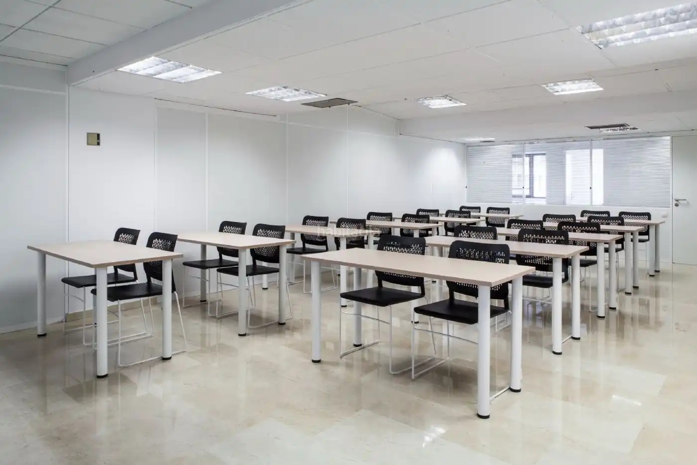 Office space with lift to rent in Carrer de Guillem de Castro 9