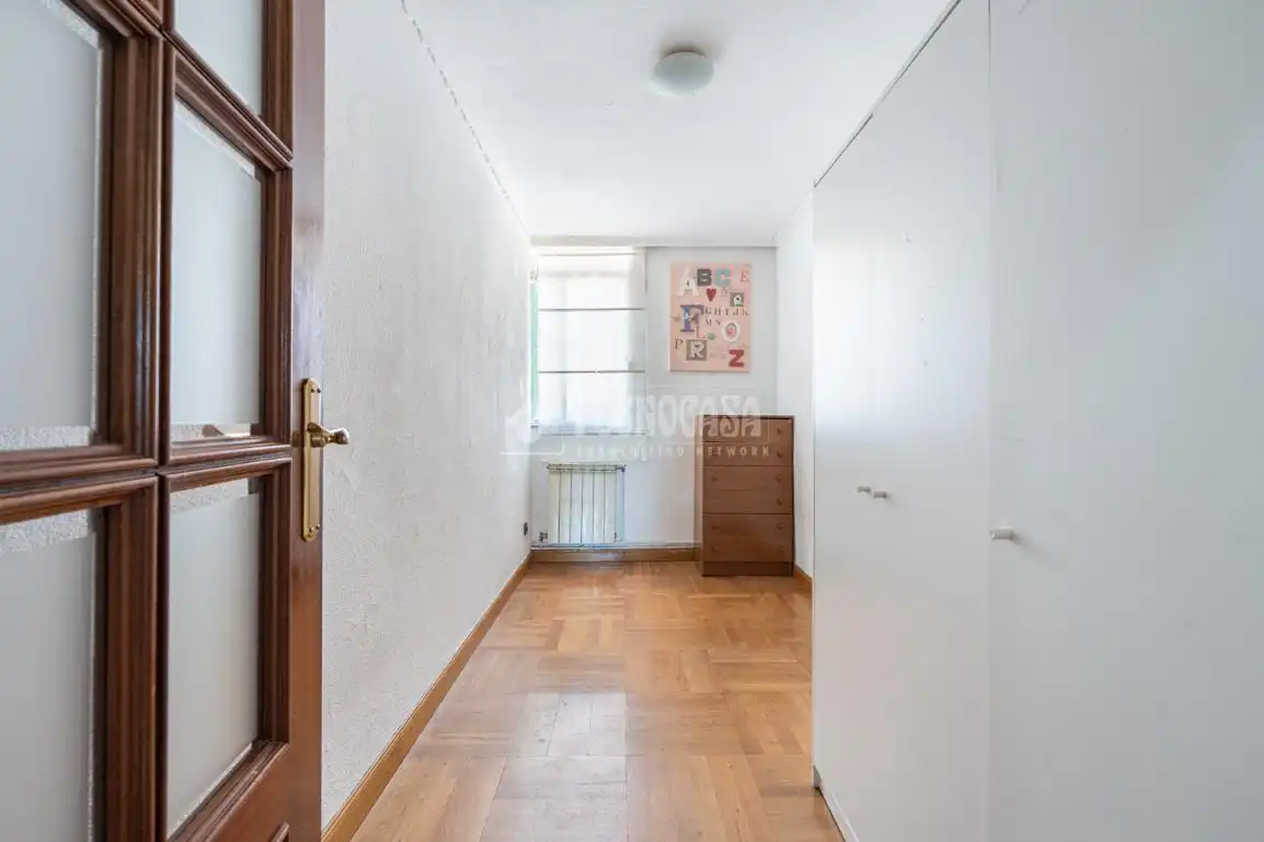 Piso en venta en Madrid con Calefacción y Trastero