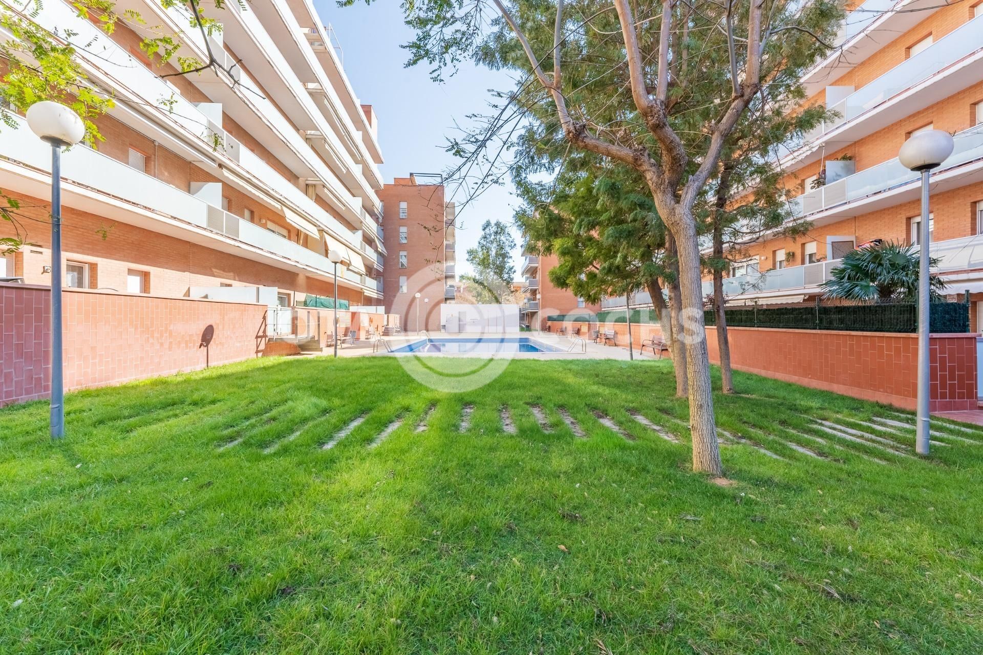 Swimming pool of Flat for sale in Reus  with Air Conditioner, Heating and Private garden