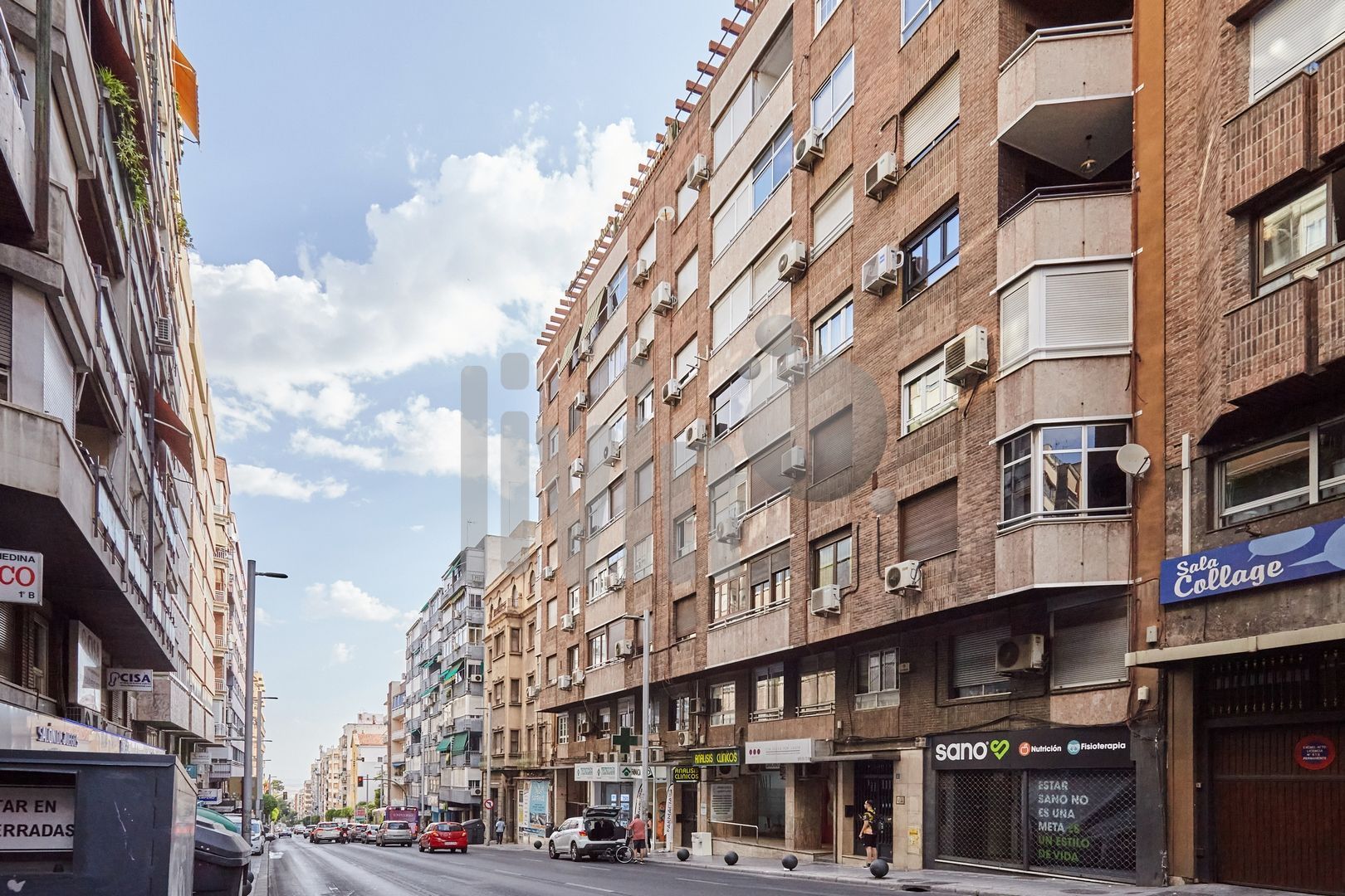 Vista exterior de Pis en venda en  Jaén Capital amb Calefacció i Terrassa