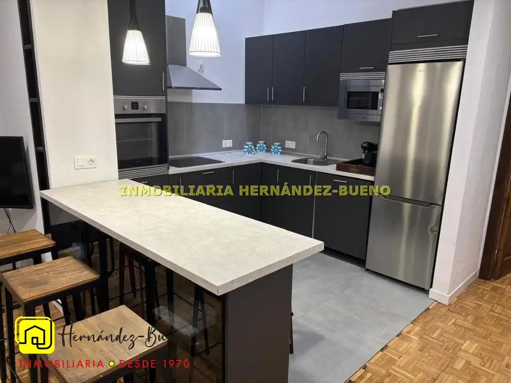 Cuina de Pis en venda en Salamanca amb Aire condicionat, Calefacció i Moblat