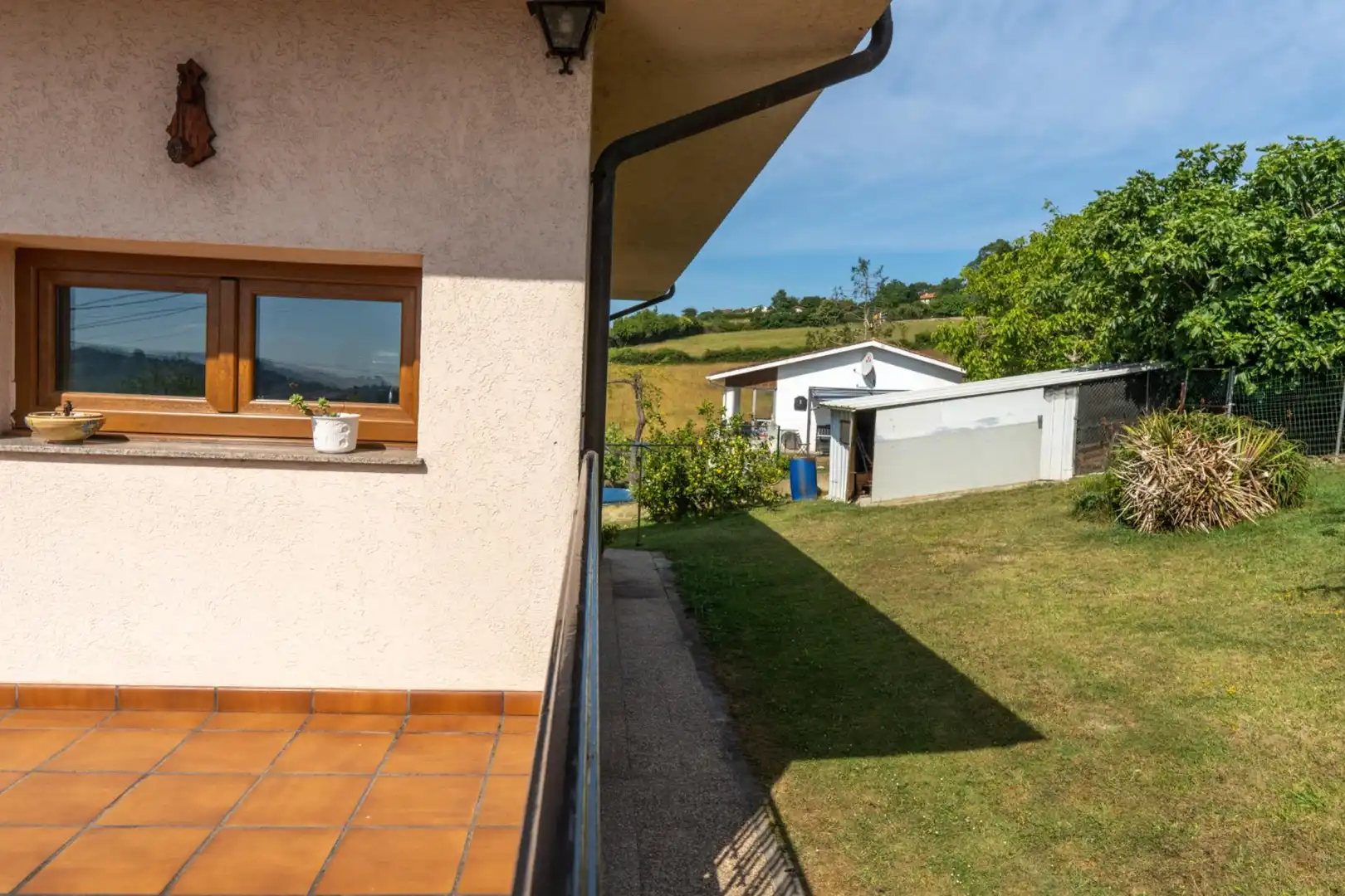 Terrassa de Casa o xalet en venda en Gijón  amb Calefacció, Jardí privat i Terrassa