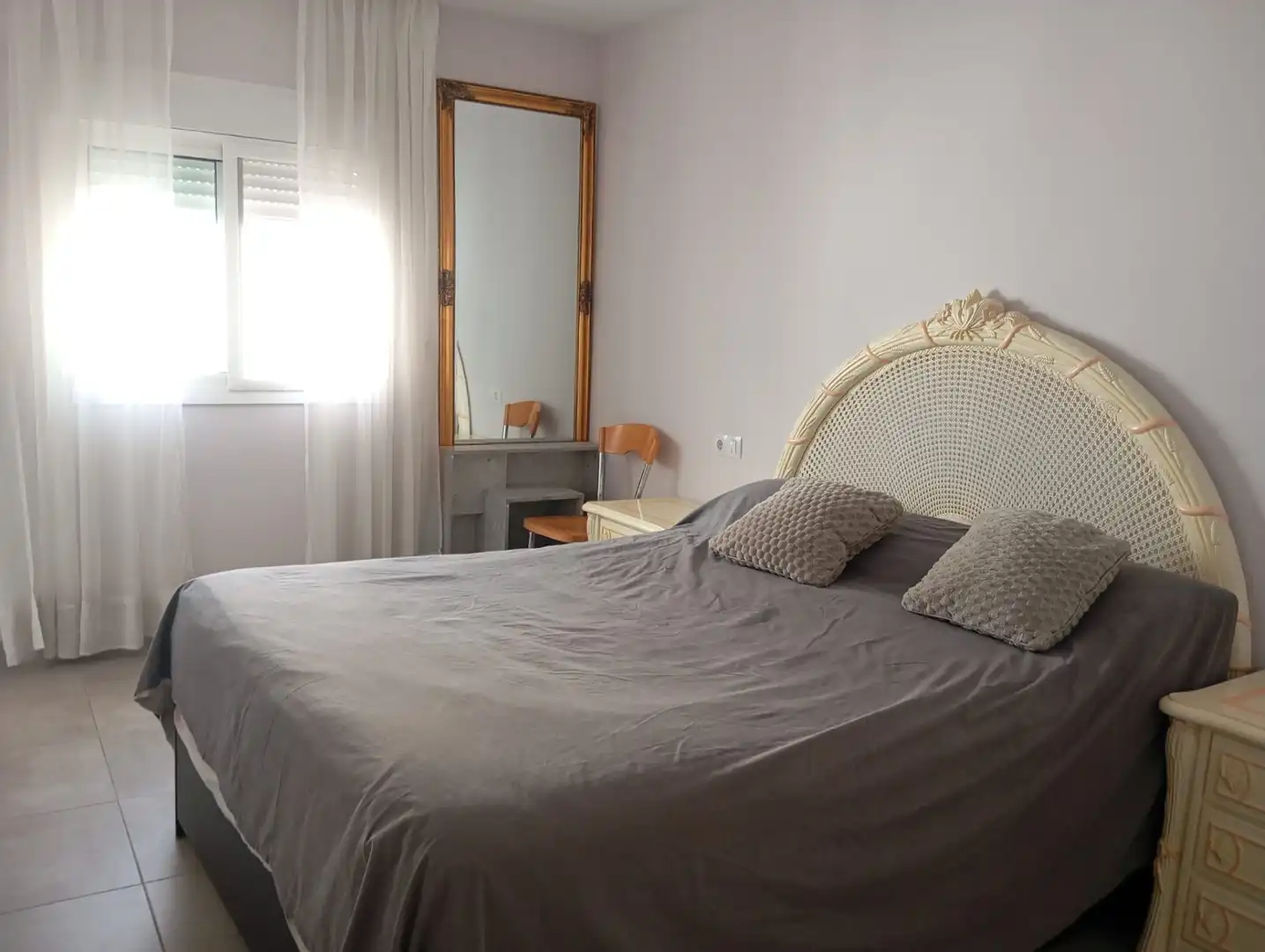 Dormitori de Pis en venda en Marbella amb Aire condicionat i Terrassa