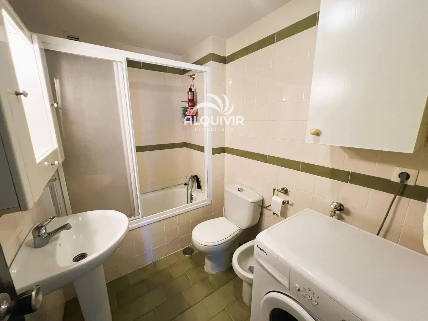 Bathroom of Flat for sale in Almonte  with Air Conditioner, Terrace and Swimming Pool