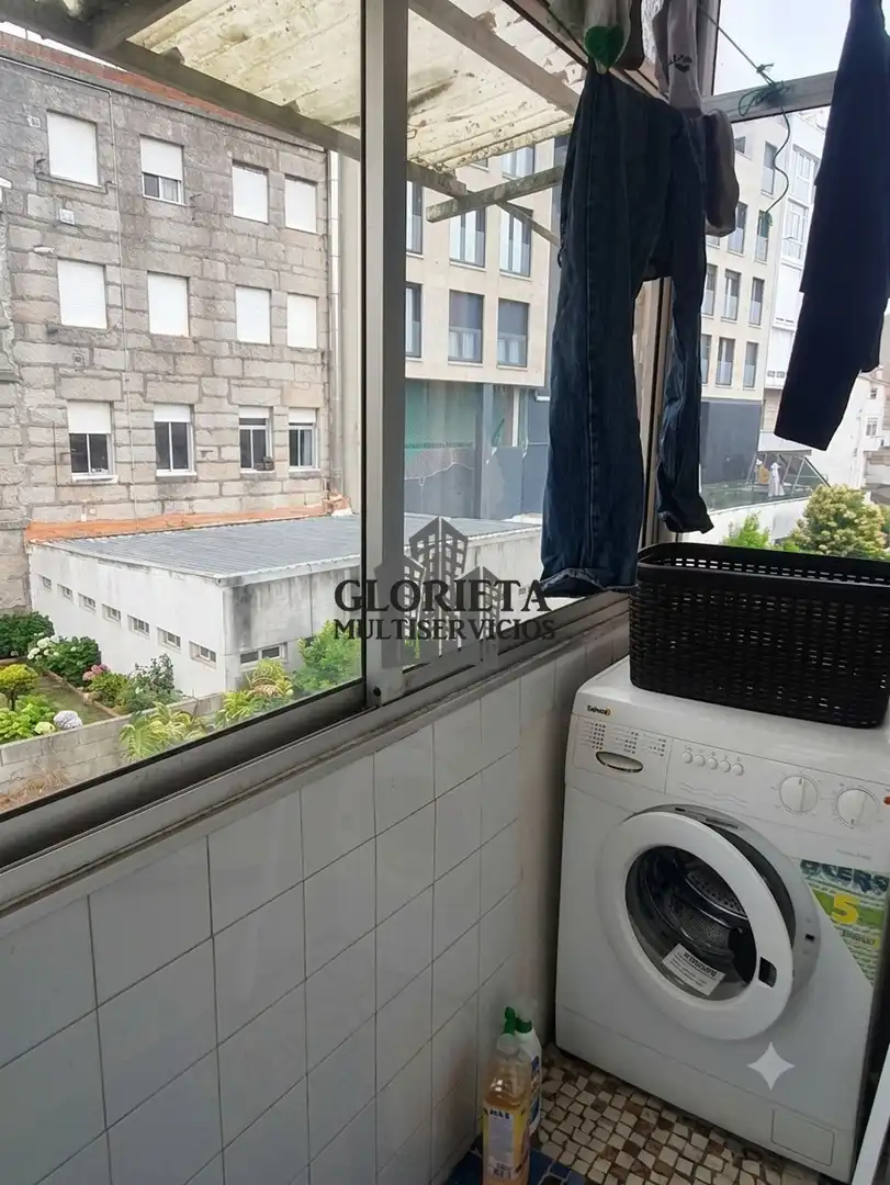 Vista exterior de Piso en venta en Vigo  con Calefacción, Jardín privado y Amueblado