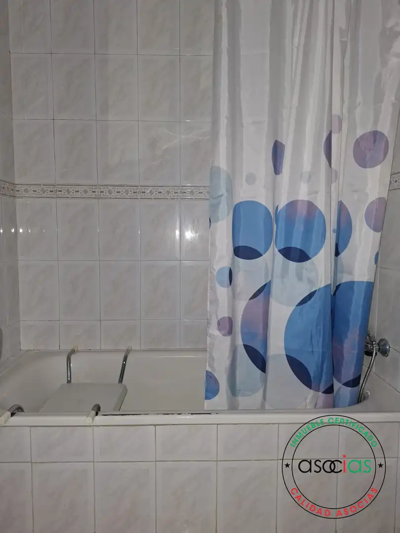 Baño de Piso en venta en Gijón  con Calefacción, Parquet y Trastero