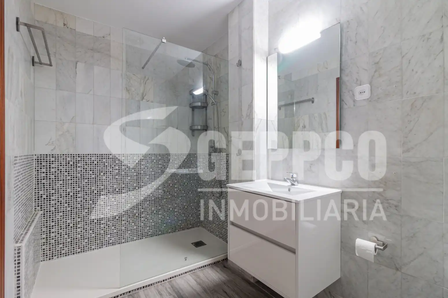 Baño de Piso de alquiler en Barrio de Salamanca