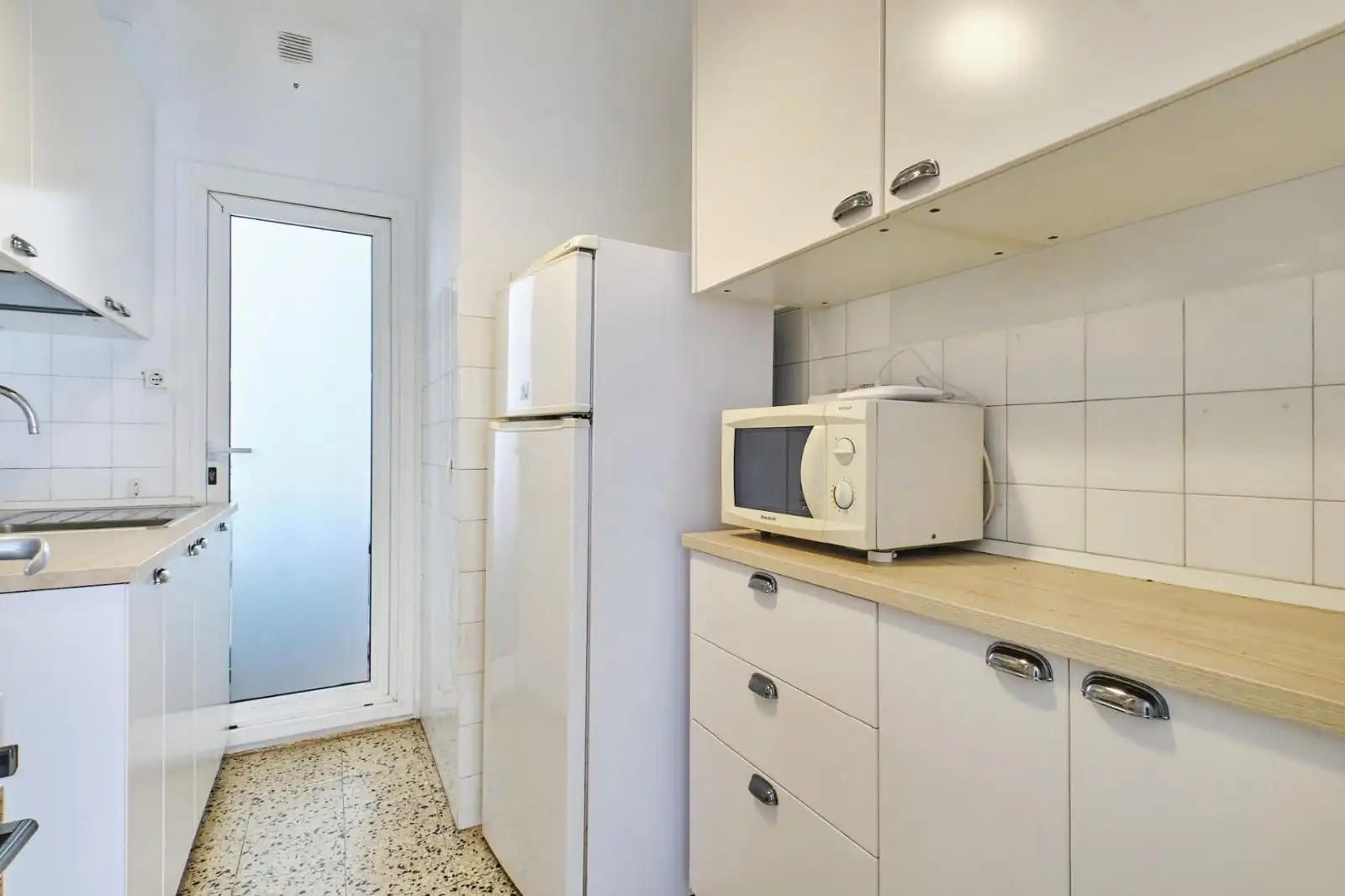 Kitchen of Flat for sale in Barcelona  with Air Conditioner, Washing machine and Microwave