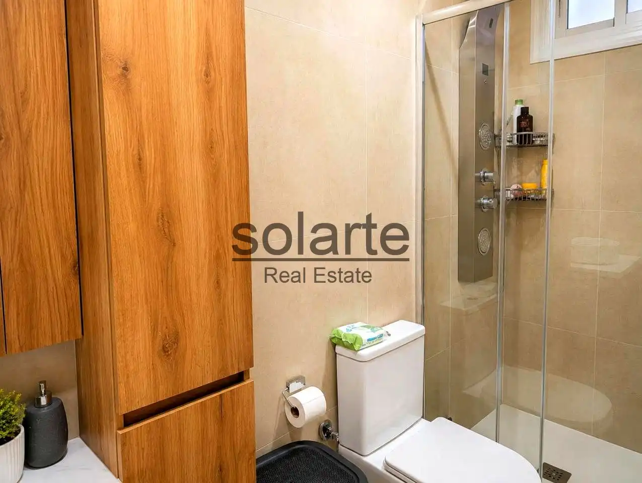 Baño de Planta baja en venta en Barcelona con Aire acondicionado
