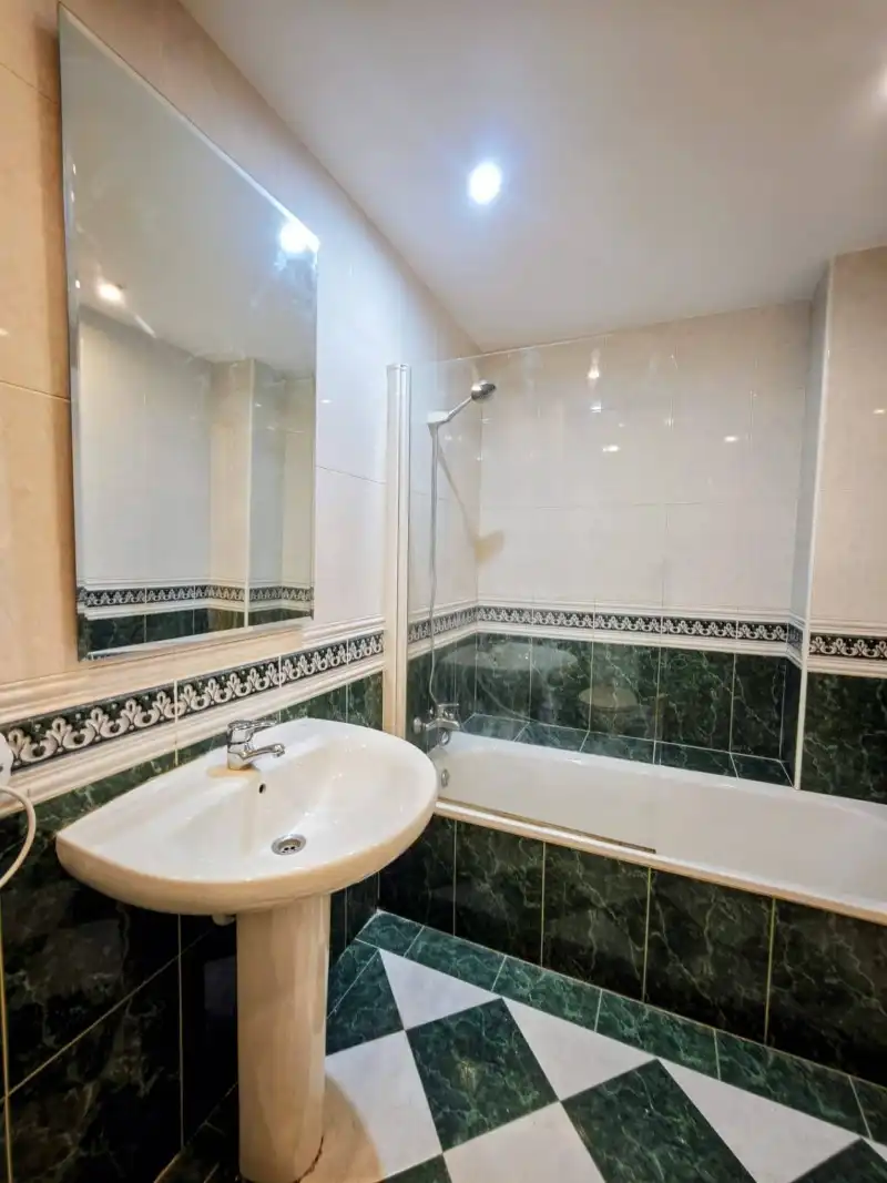 Baño de Piso en venta en El Espinar con Calefacción, Jardín privado y Terraza