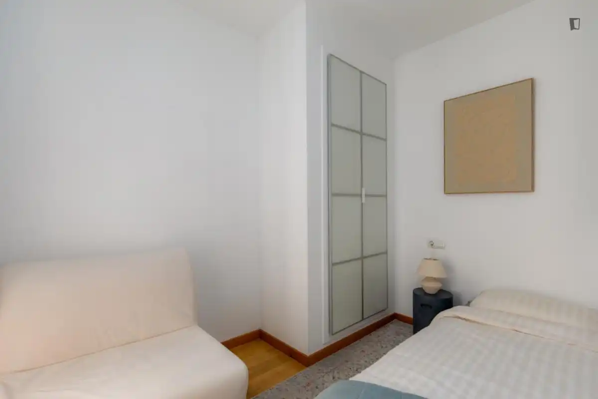 Dormitori de Apartament de lloguer en Valencia amb Aire condicionat, Moblat i Forn