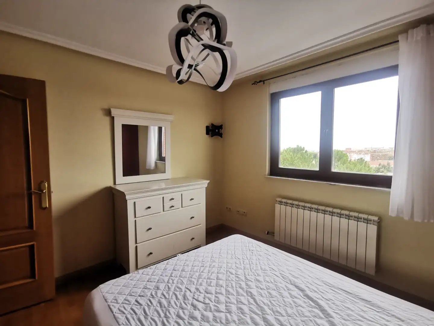 Casa aparellada amb terrassa en venda a Calle Rafael Lapesa, imagen 23