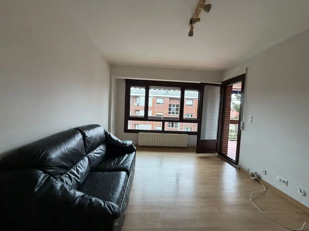 Sala de estar de Piso en venta en Sopela con Calefacción, Terraza y Trastero