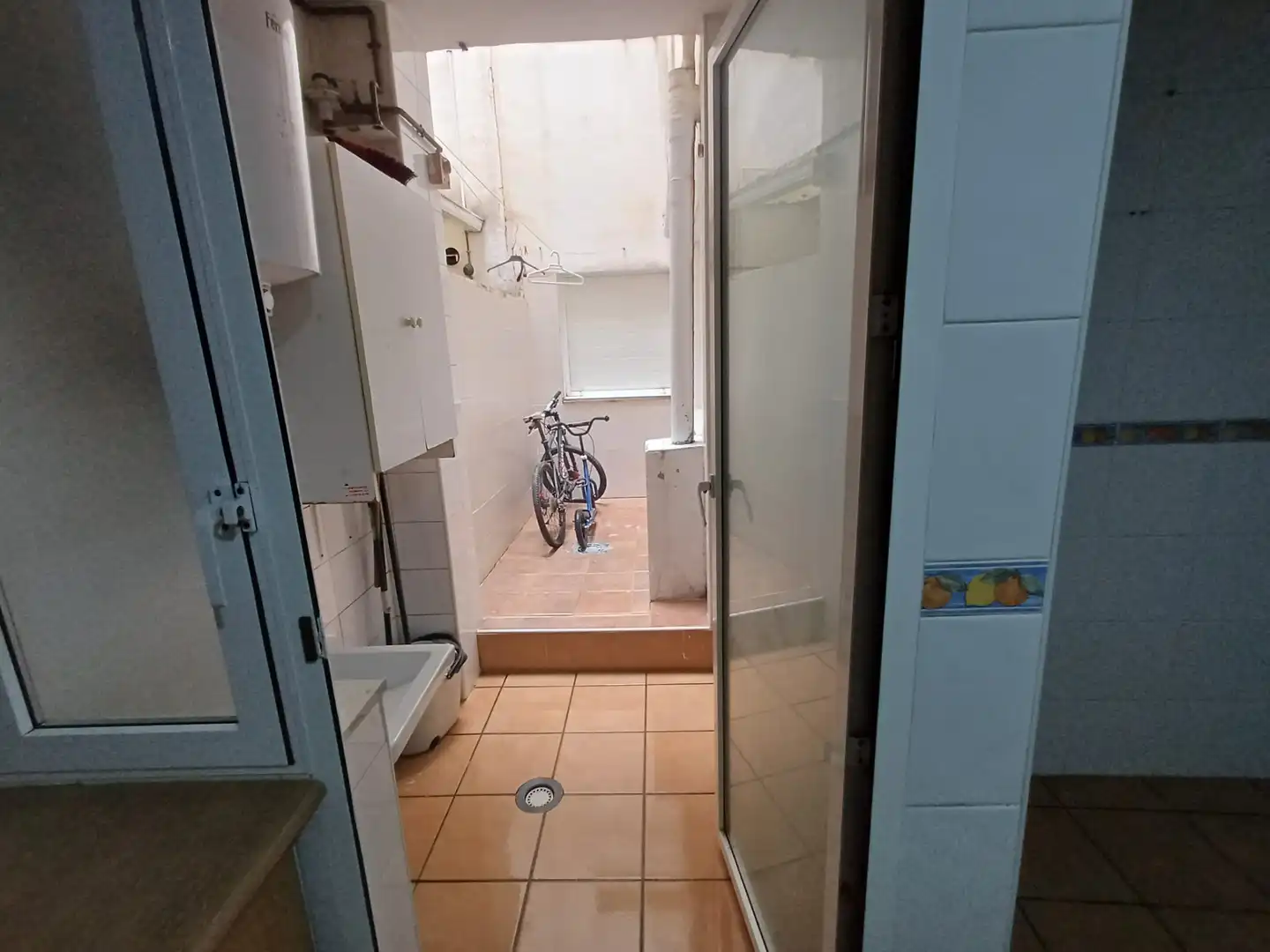 Badezimmer von Wohnungen zum Verkauf in Alcantarilla mit Klimaanlage und Möbliert