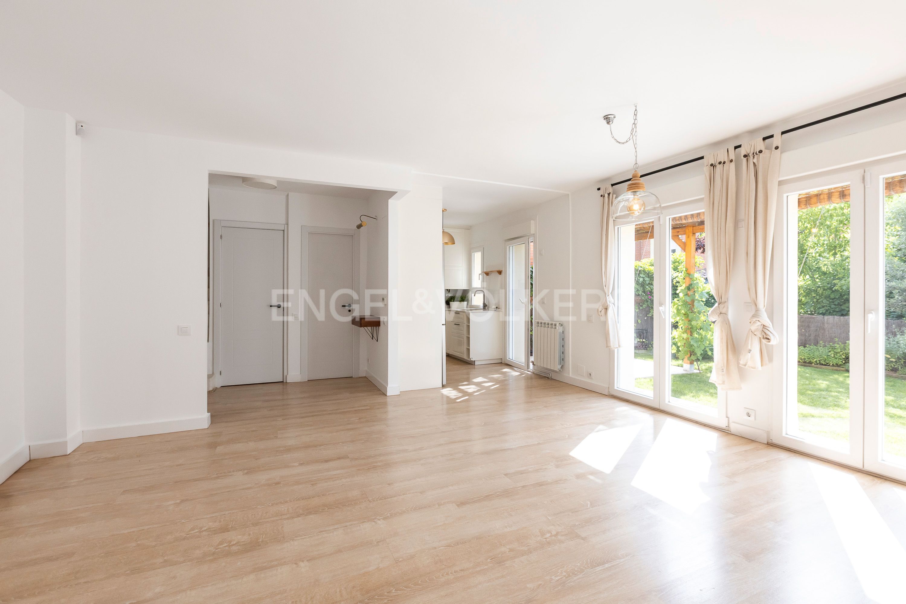 Living room of House or chalet to rent in Majadahonda  with Air Conditioner, Heating and Private garden
