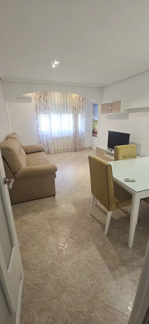 Sala d'estar de Pis de lloguer en Ciudad Real amb Moblat