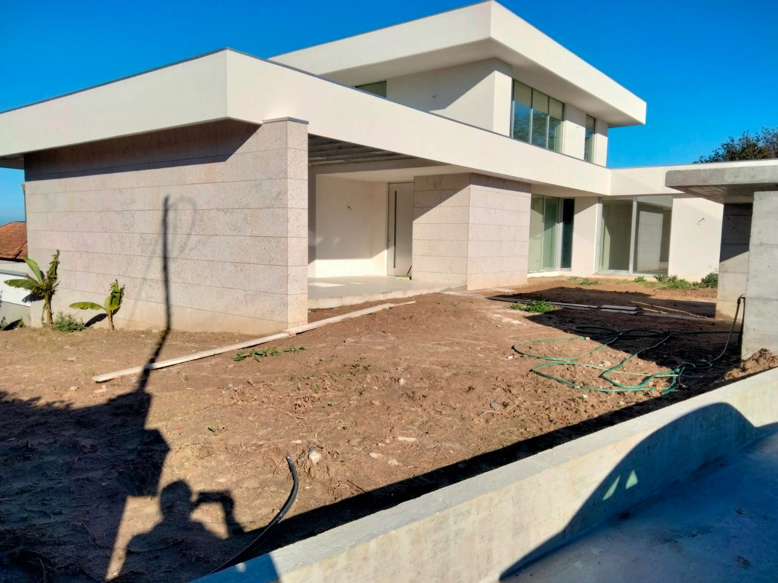 Vista exterior de Casa o xalet en venda en Vigo  amb Calefacció, Jardí privat i Parquet